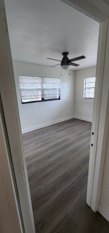 1197 W 35 ST