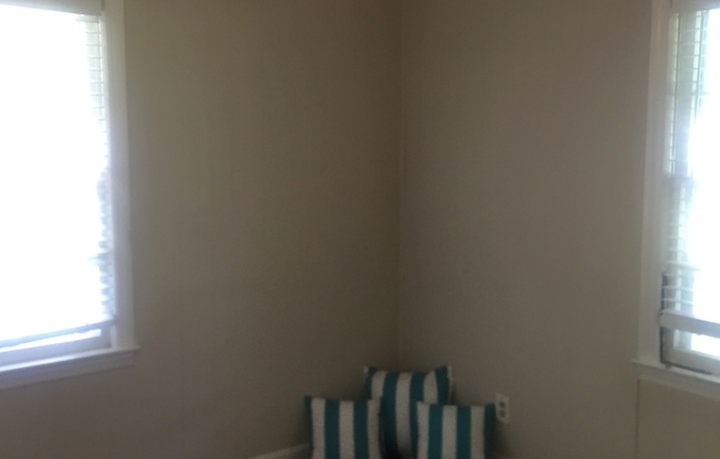 Coming soon! 3 bed house!! Stainless Steel Appliances!