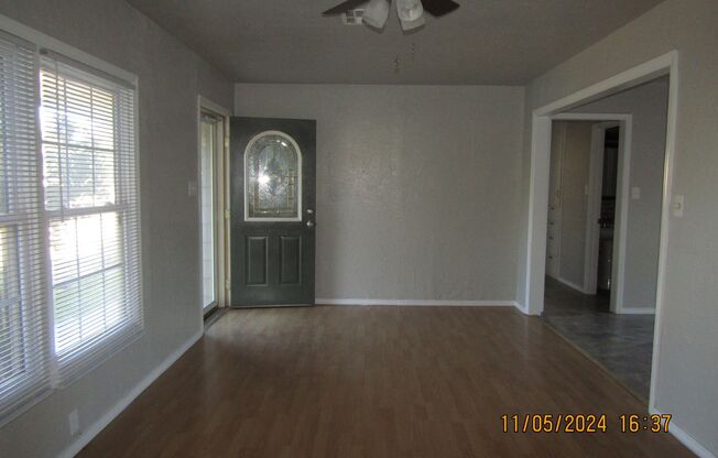 3 beds, 1 bath, $975