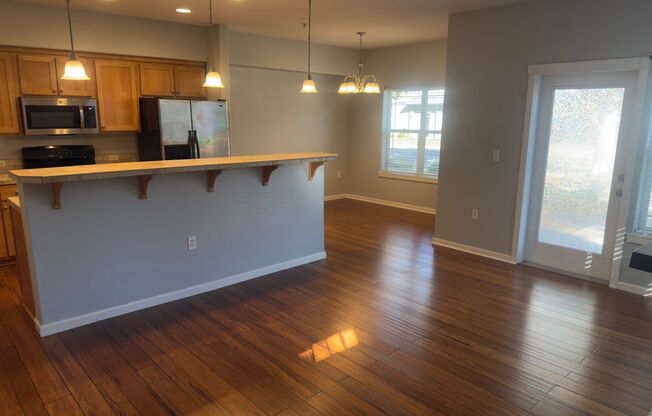 1 bed, 1 bath, 742 sqft, $1,695, Unit #102
