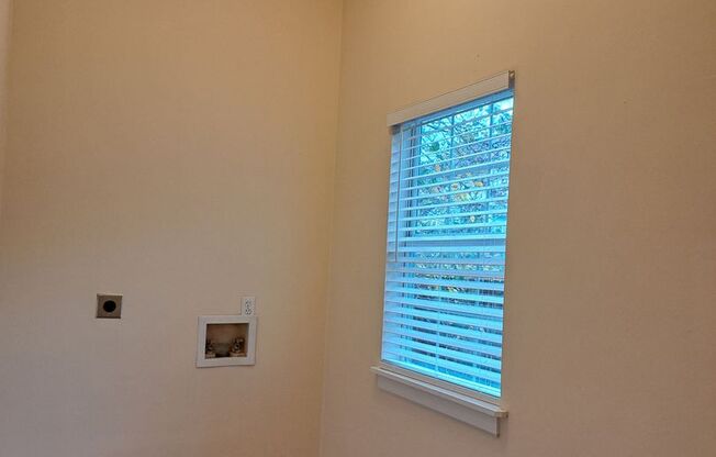 5 beds, 2 baths, 2,119 sqft, $2,200, Unit 2509