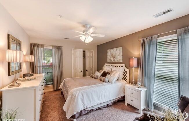 Gorgeous Bedroom Designs With Ceiling Fan at Brittany Commons Apartments, Virginia