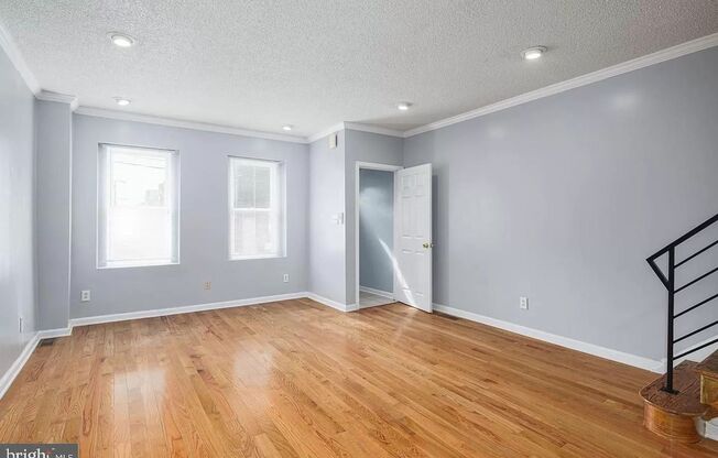 Bright 3 bed 1.5 bath