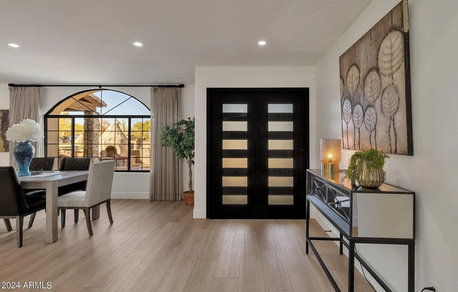 STUNNING. MODERN LUXURY OASIS In Scottsdale- 4 Bed/3 Bath plus Casita