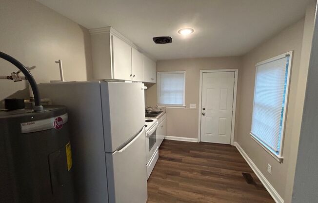 3 beds, 1 bath, $1,300