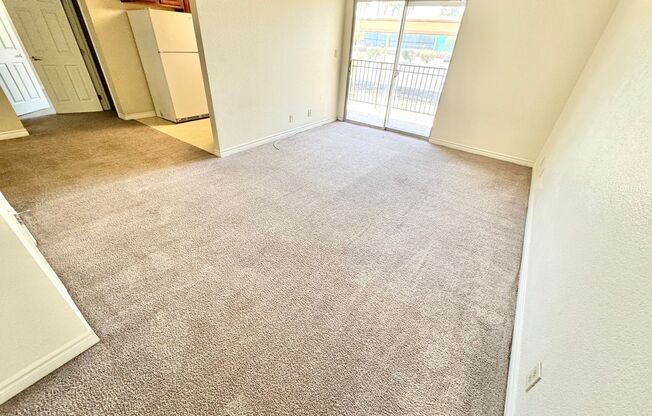 BEAUTIFUL 1 BEDROOM CONDO!