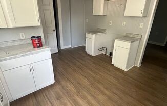 Newly renovated 2/1 in Portland!