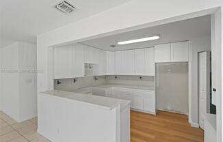 841 NW 10 ST
