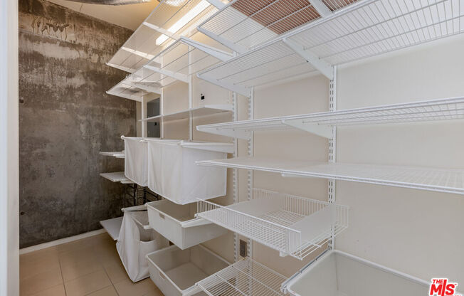 1 bed, 1.5 baths, 1,390 sqft, $4,200, Unit 1407