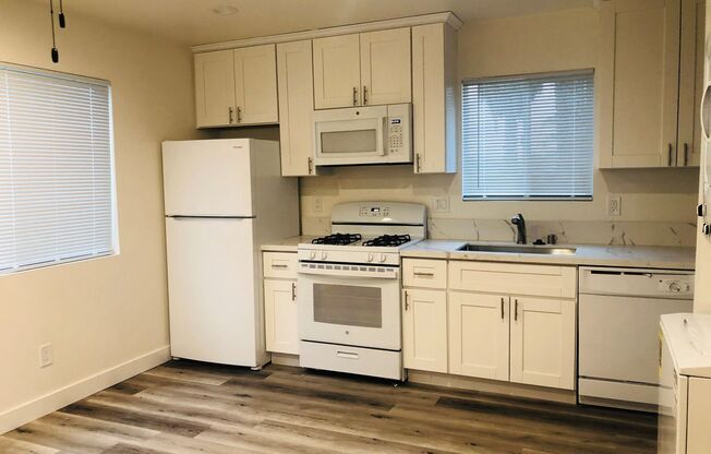 1 bed, 1 bath, 600 sqft, $2,195, Unit 10