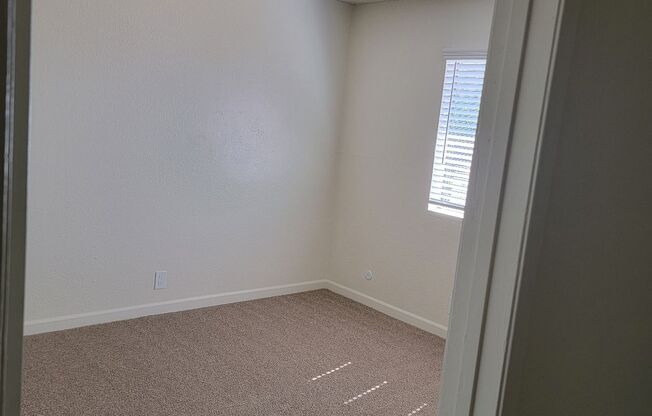 1 bed, 1 bath, 725 sqft, $1,345, Unit 121