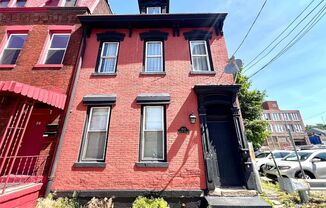 1815 Locust Street (Full Service)