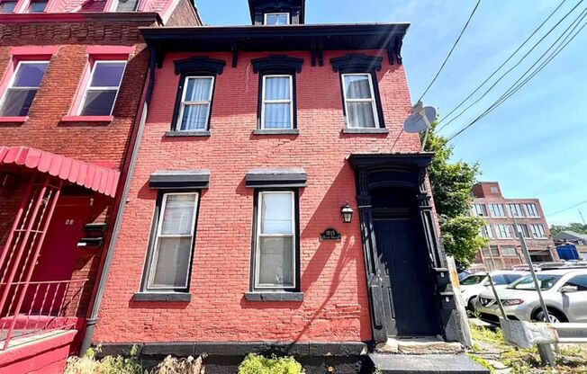 1815 Locust Street (Full Service)