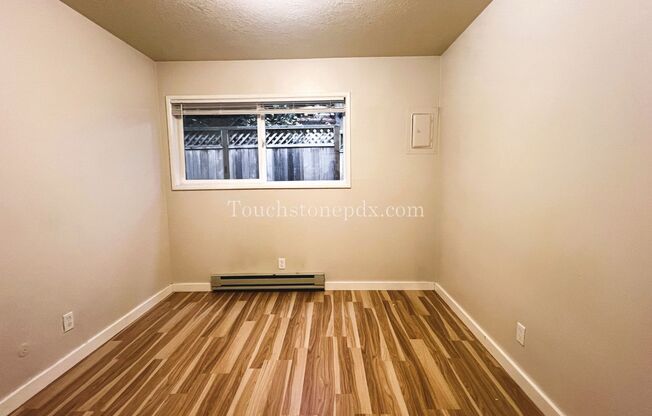 1 bed, 1 bath, $1,095, Unit #16