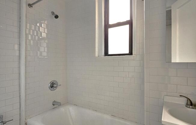 Studio, 1 bath, $2,720, Unit 1G