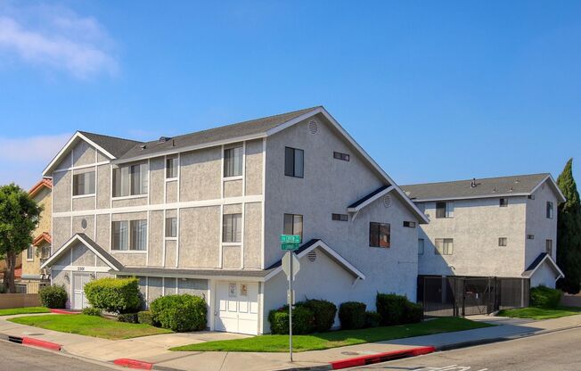 1 bed, 1 bath, 950 sqft, $1,995, Unit 8