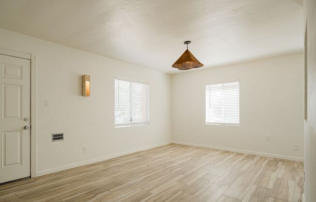 Charming 2-Bedroom Remodeled Home in Central Phoenix