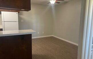 2 beds, 1 bath, 950 sqft, $1,450, Unit 32