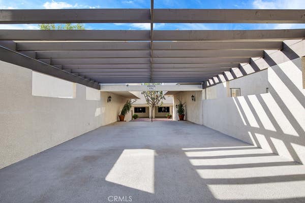 10201 MASON AVE