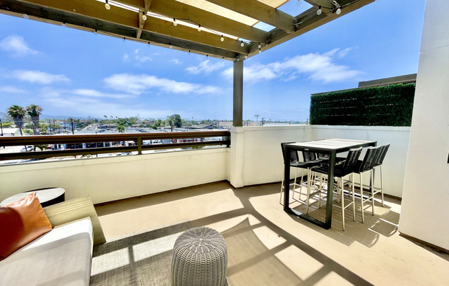 1660 TOPANGA