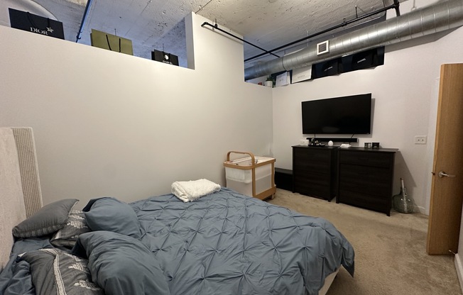 221 East Cullerton Street