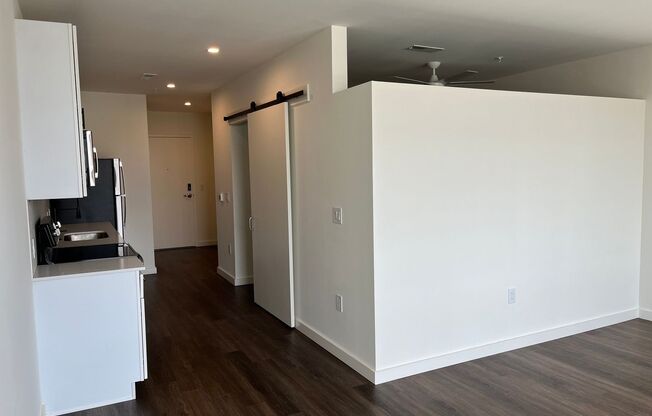 1 bed, 1 bath, 583 sqft, $1,490, Unit 902