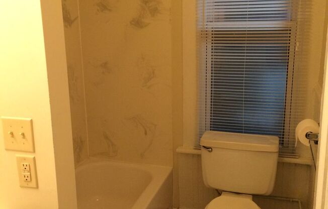 Studio, 1 bath, $915, Unit 248 R