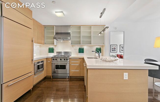 462 W 58 ST