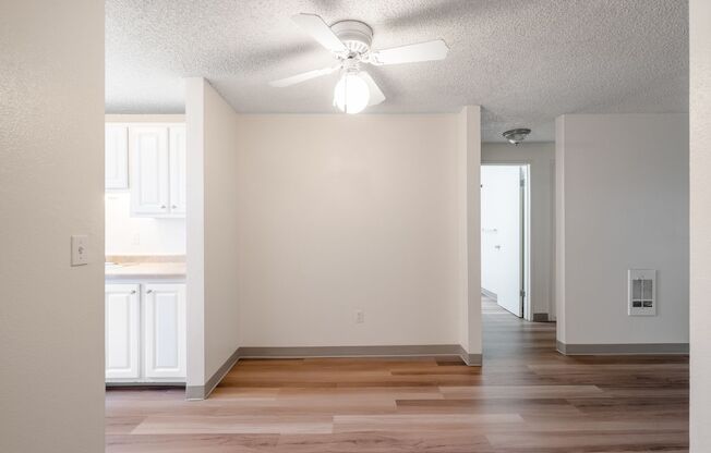 2 beds, 1 bath, $1,399, Unit 36-5