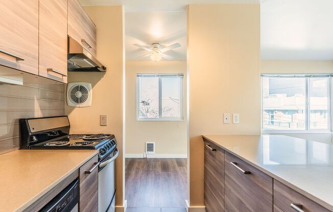 Aladdin Apartments on Greenlake