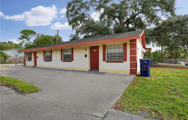 Spacious 2-Bedroom Villa with Laundry Room