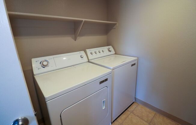 2 beds, 2 baths, 930 sqft, $1,795, Unit T2112
