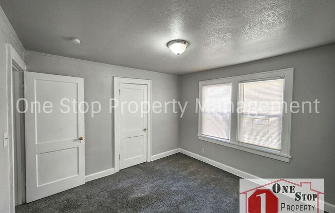 2 beds, 1 bath, $930