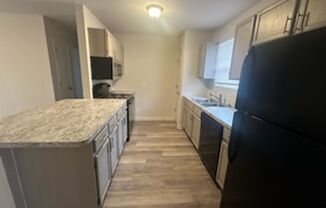 3 beds, 1 bath, $1,300, Unit Unit 3