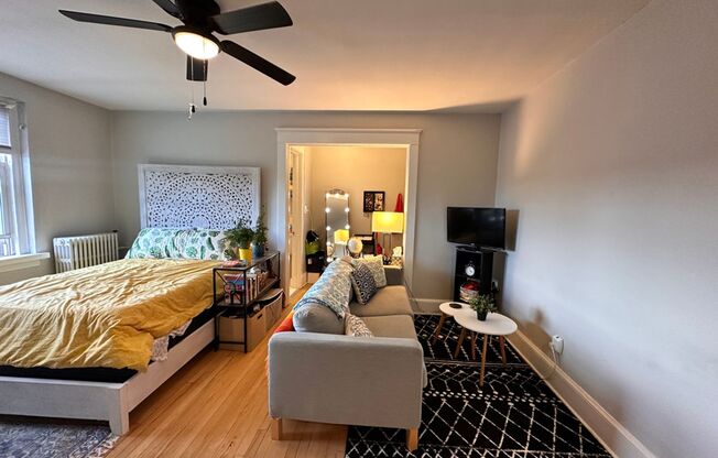 Studio, 1 bath, 300 sqft, $1,425, Unit Unit 605