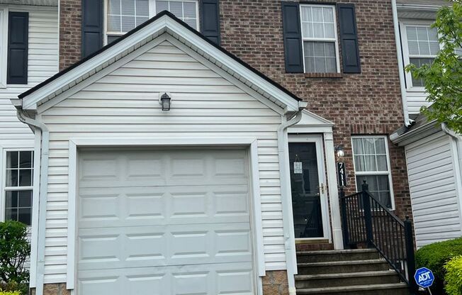 Beautiful Worthington Townhome!!