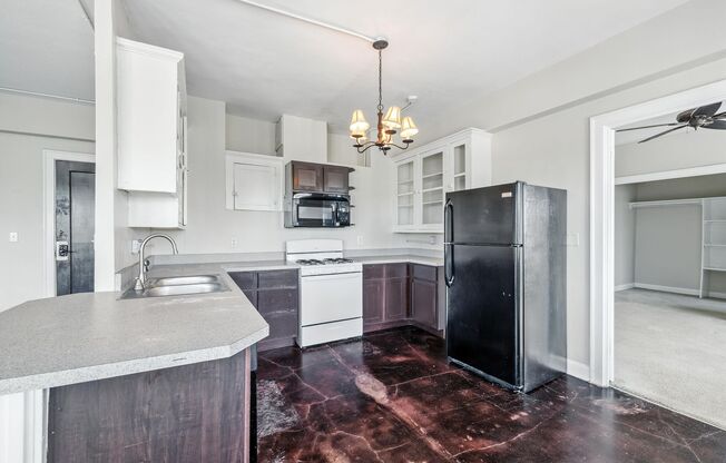 1 bed, 2 baths, 962 sqft, $1,159, Unit 405