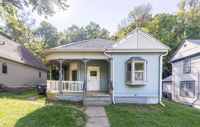 Adorable 3 Bed 1.5 Bath Single-Family Home