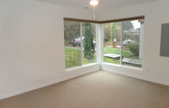 Immaculate and LARGE 4-Bedroom Home in Unbeatable Georgetown Location!!
