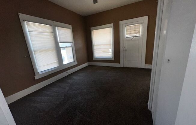 3 beds, 2 baths, $950