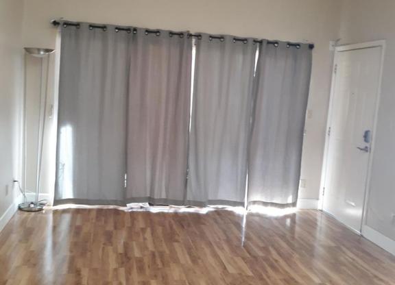 2 beds, 1 bath, 962 sqft, $1,500, Unit # 812
