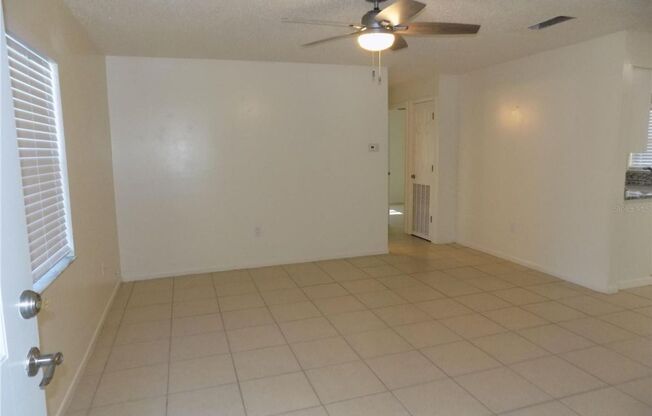 2 beds, 1 bath, 900 sqft, $1,250, Unit Unit B