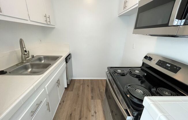 1 bed, 1 bath, 556 sqft, $1,625, Unit 084#30