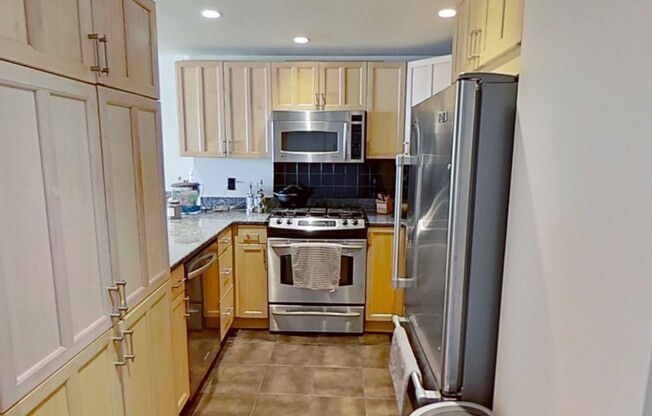 1 bed, 1 bath, 740 sqft, $3,400, Unit 10R
