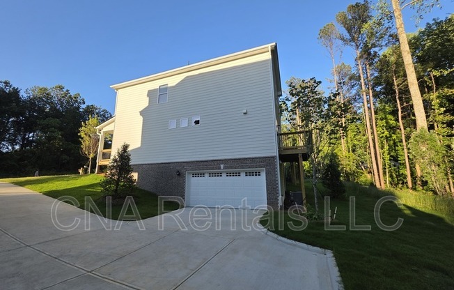 1668 EAGLE DR