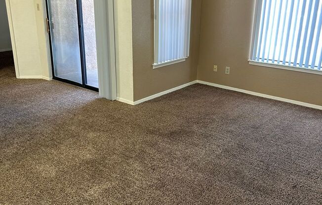 2 beds, 1 bath, 861 sqft, $970, Unit 20