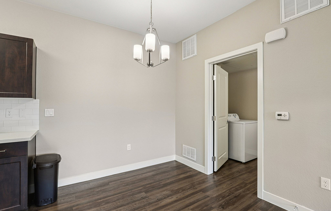 Spacious Unoccupied Apartment