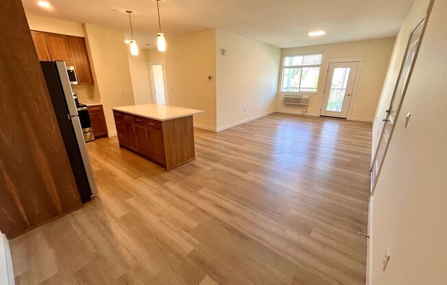 2 beds, 1 bath, $1,910, Unit A209