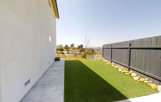 4Bed/2 Bath on Tipton!