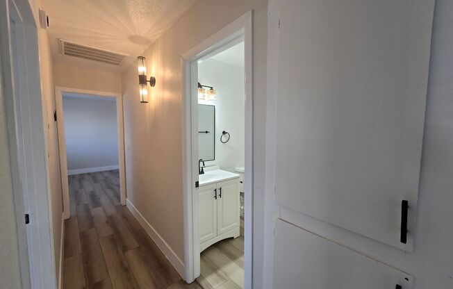 2 beds, 2 baths, 875 sqft, $1,395, Unit 7